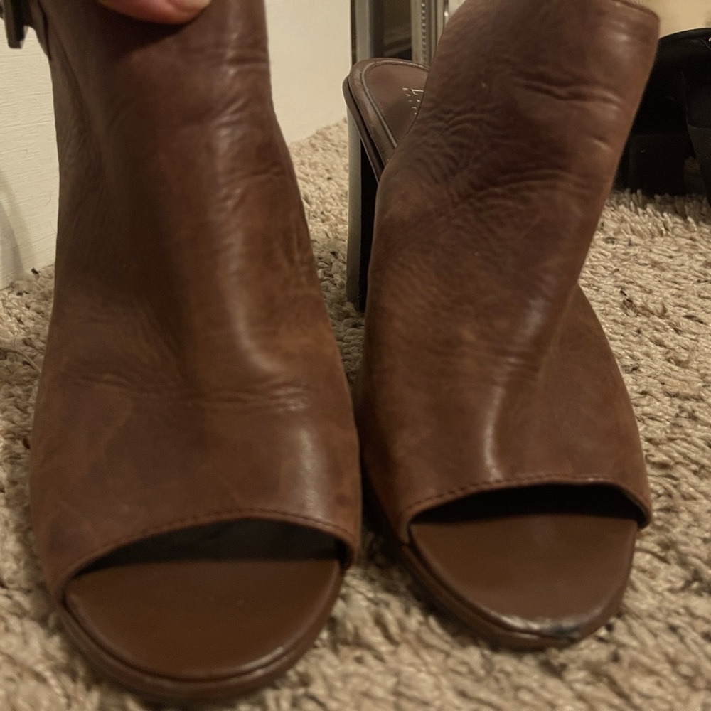 Ralph Lauren *genuine leather* Heels sz8